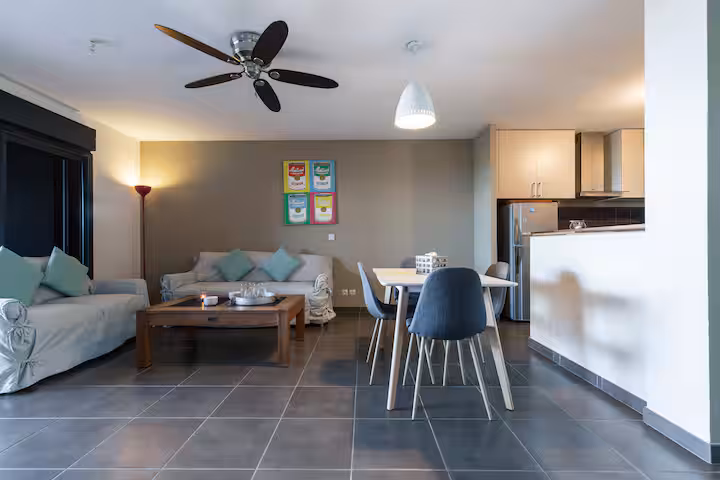 Peaceful and Relaxing 2-Bedroom Apartment, Beautiful Pool with Lagoon View