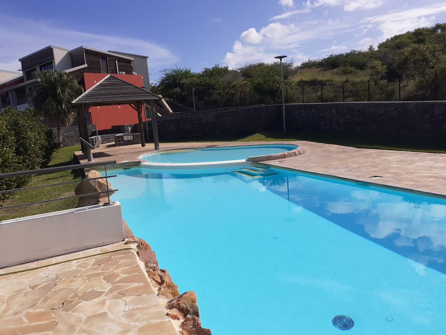 Perle Zen, appartement avec piscine et vue mer à Saint-Paul